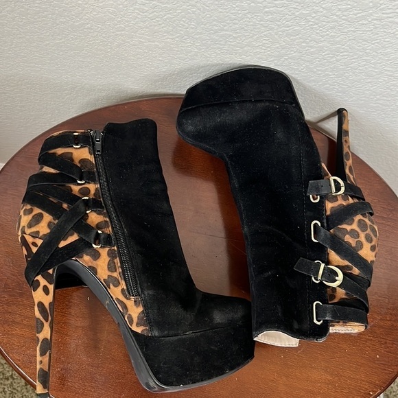 Anne Michelle Animal Print Cheetah Platform Stiletto Heels Size 8 - Picture 9 of 10